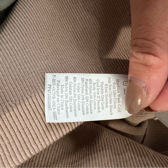 Everlane The Seamless Bike Short - Picture 10 of 11